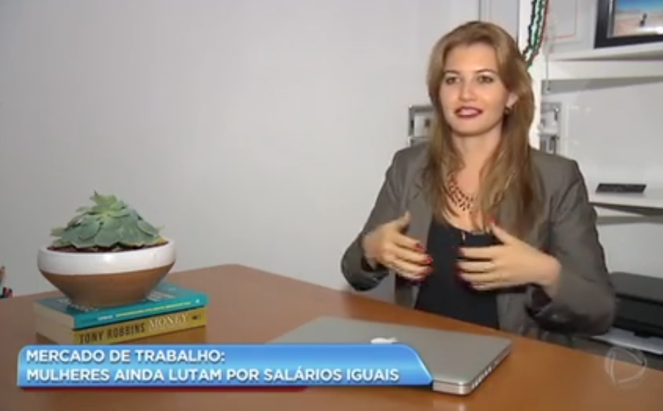 Paula Bazzo conversa na record