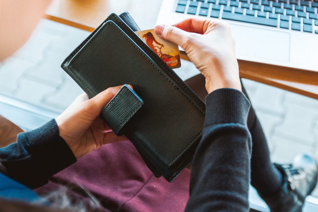 Cartão de crédito tem juros simples ou compostos